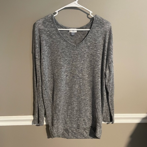 ⭐️4 for $10⭐️Heathered Grey Light Sweater.  Oversized V Neck Sweater. - Picture 2 of 9